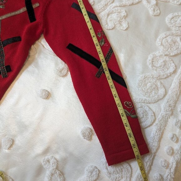 VINTAGE Susan Bristol Christmas cardigan EUC size Small floral and ribbons - Picture 7 of 10
